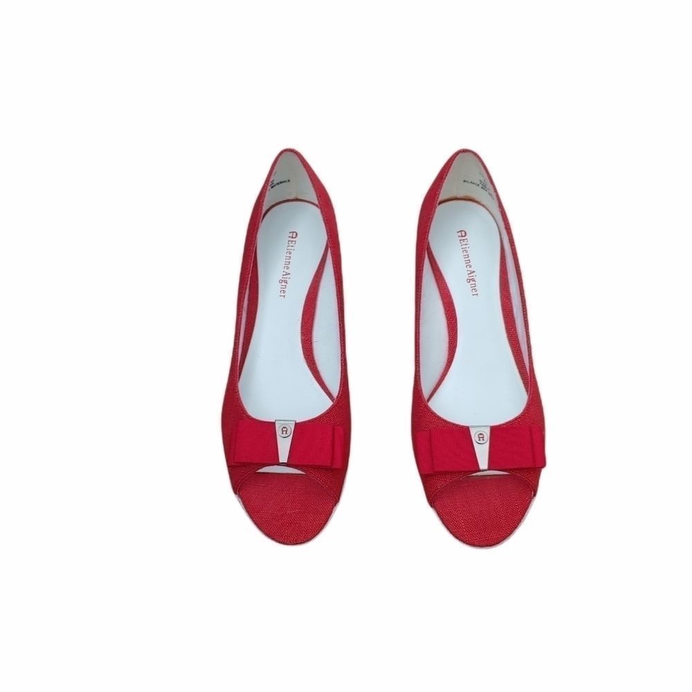 Etienne Aigner wedge with bow